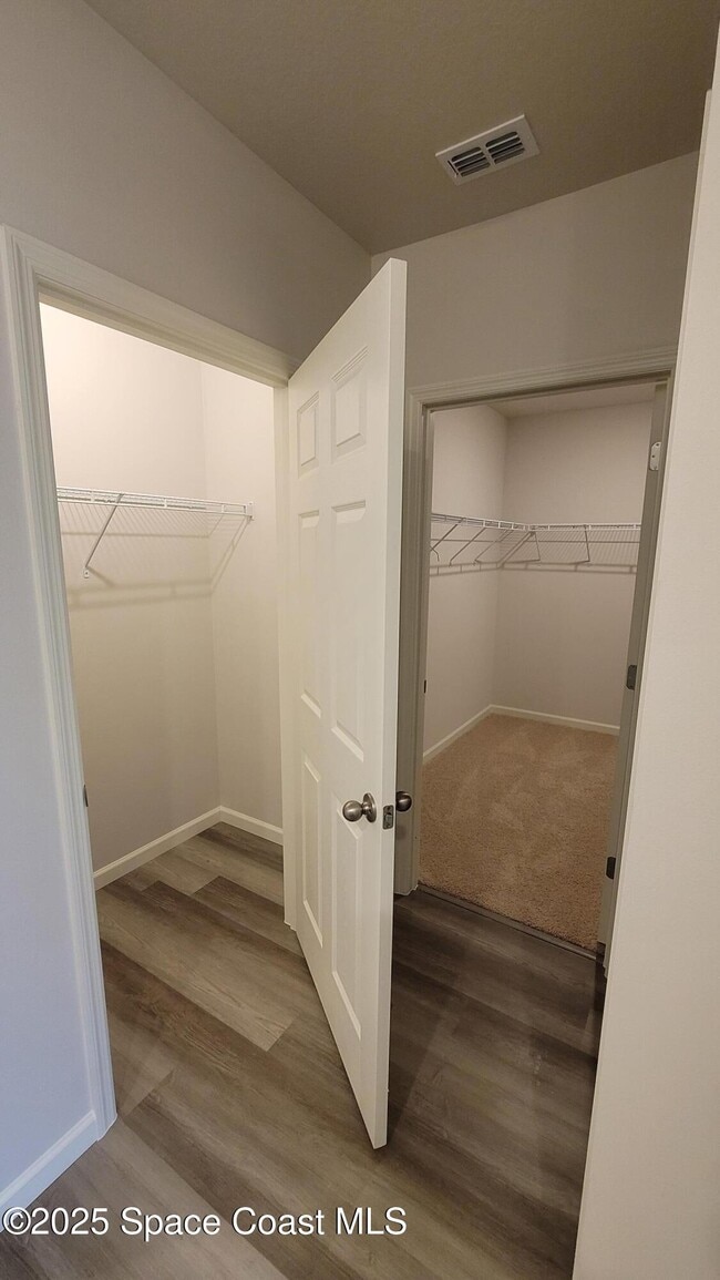 Building Photo - 583 Mimosa St SW