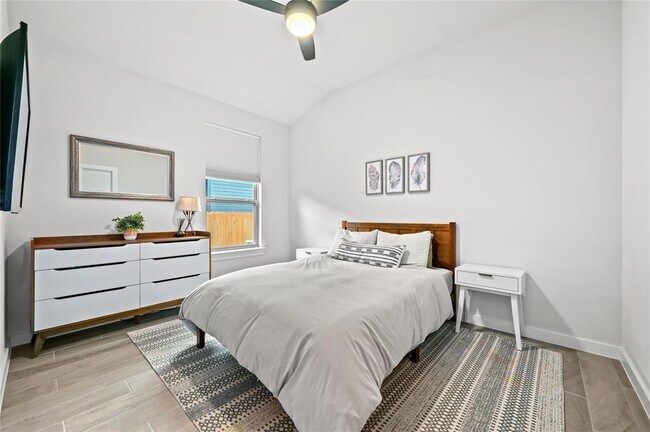 Building Photo - 8208 Spire View