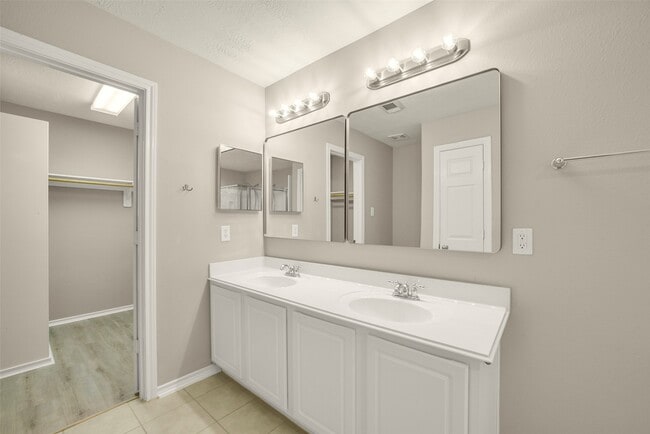 Building Photo - 171 N Burberry Park Cir