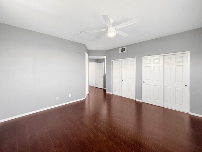 Building Photo - Charming 2BR/2BA Home with Attached Garage...