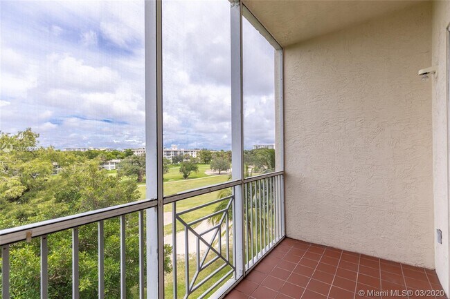 Building Photo - 3600 Oaks Clubhouse Dr