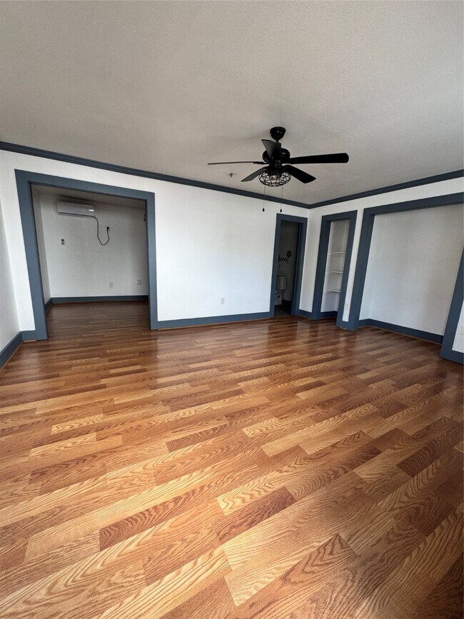 Building Photo - 5304 Polk St