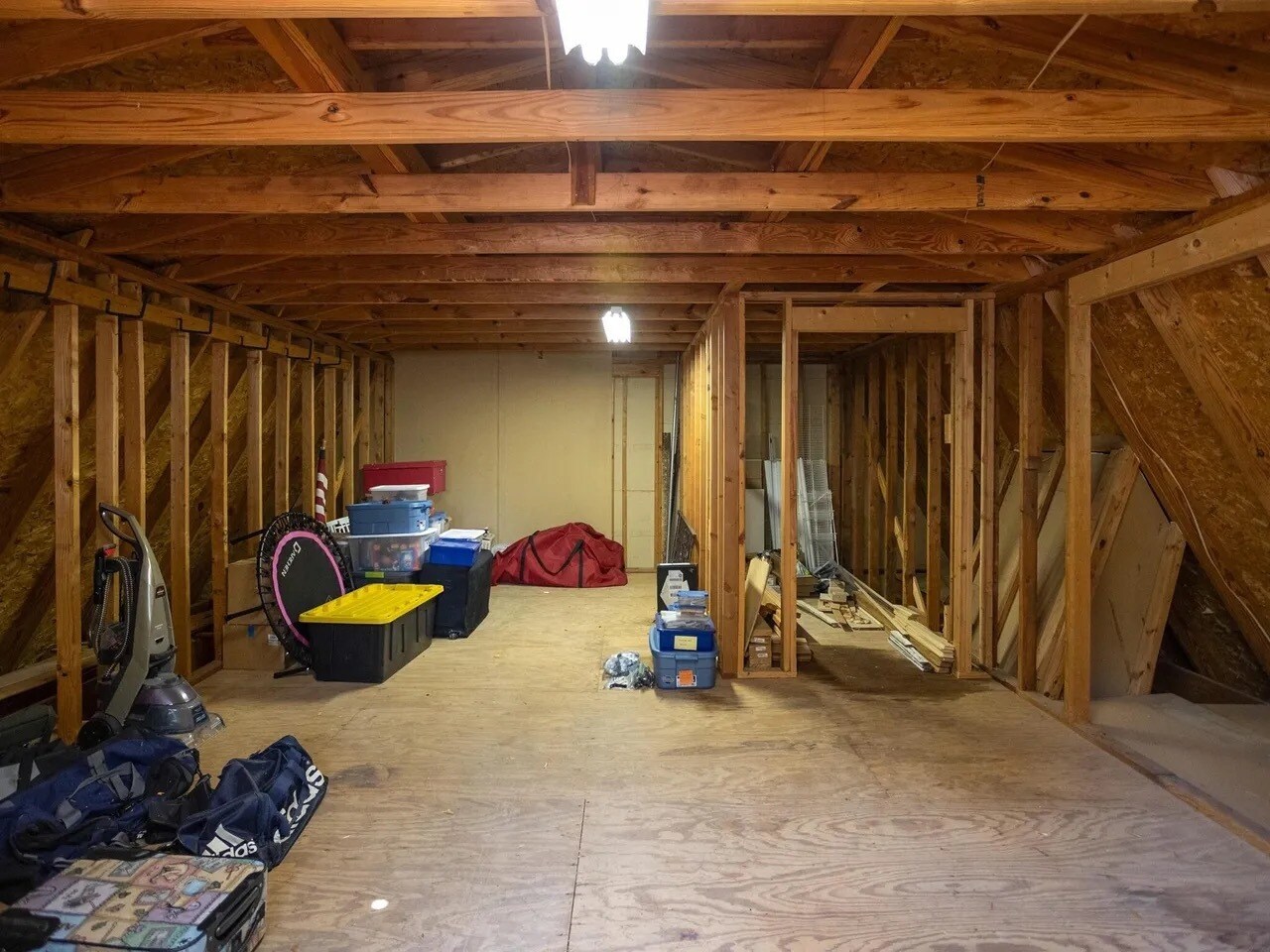 Storage Above The Garage - 2917 Benbrook Blvd