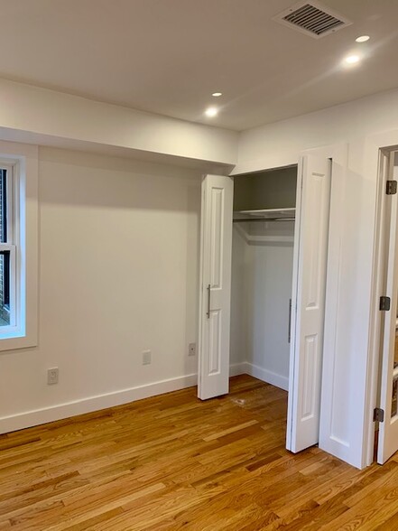 Bedroom - 700 Schuyler Ave