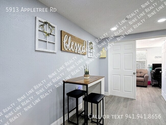 Building Photo - 5913 Appletree Rd