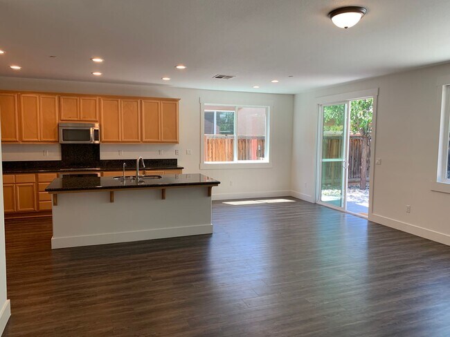 Building Photo - Beautiful Single Story Brentwood Home