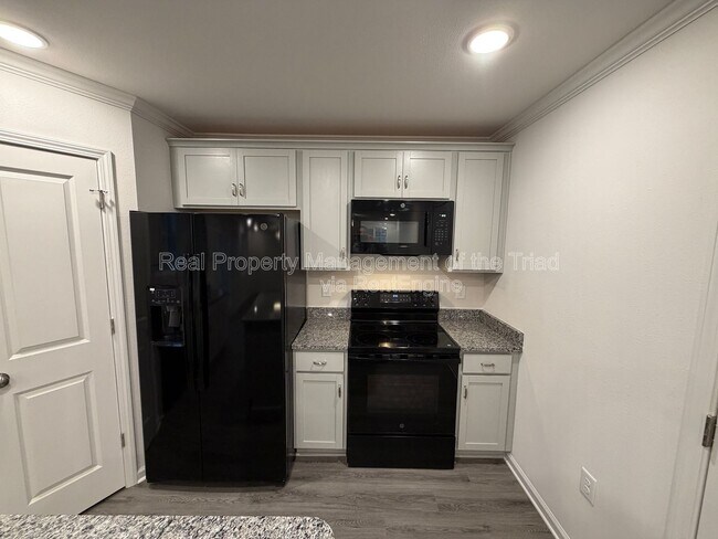 Building Photo - 3505 Marksbury Dr