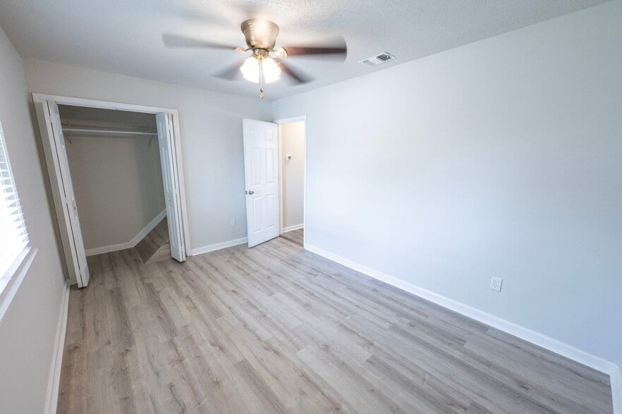 Building Photo - 2922 Ormond Ave