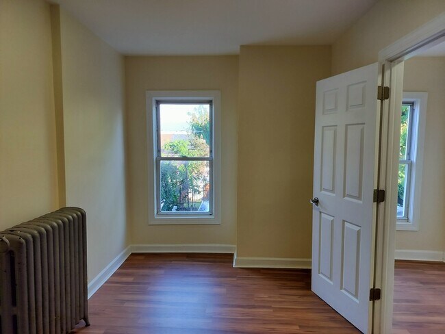 Building Photo - 148 Hamilton Ave