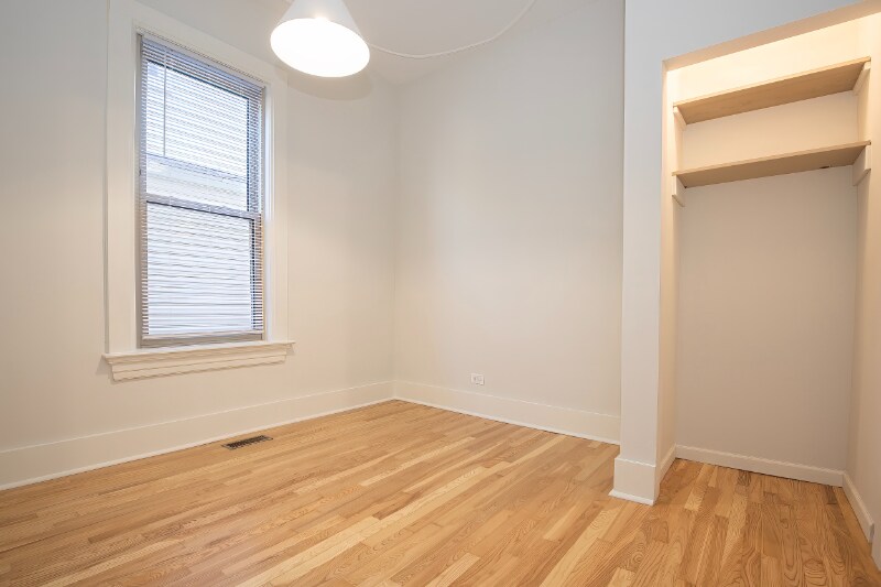 Building Photo - 2176 N Maplewood Ave