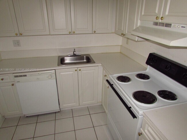 Building Photo - 5100 SW 41st St