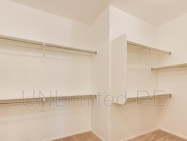 Building Photo - 99 S Sagebrush Way
