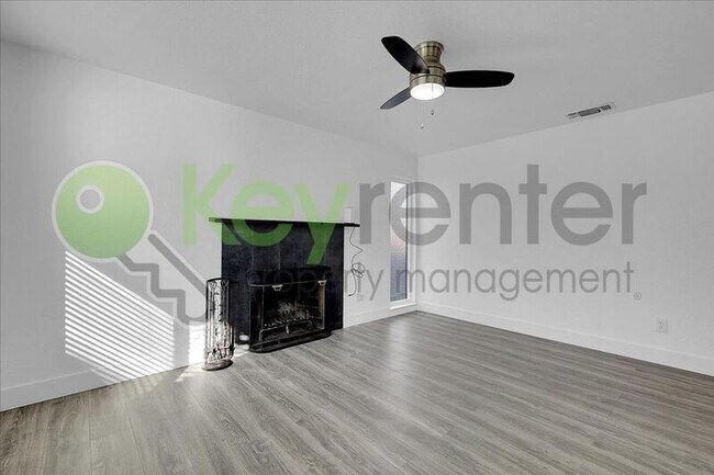 Building Photo - 5631 Mt Everest Ct