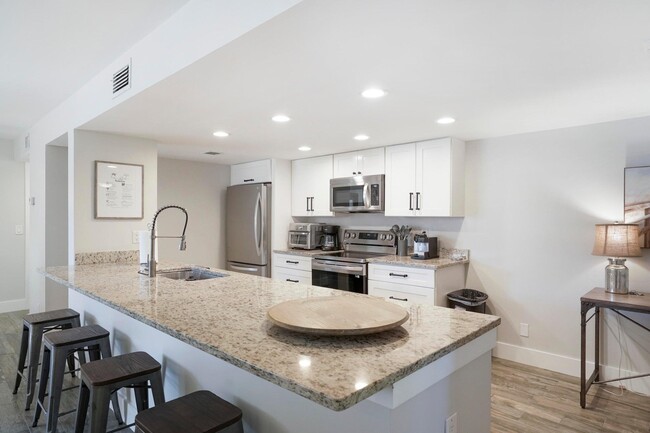 Building Photo - 500 Egret Cir