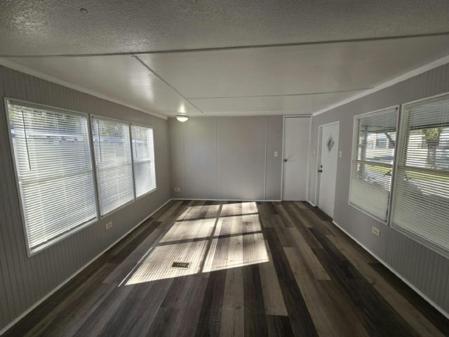 Building Photo - 2850 New Tampa Hwy