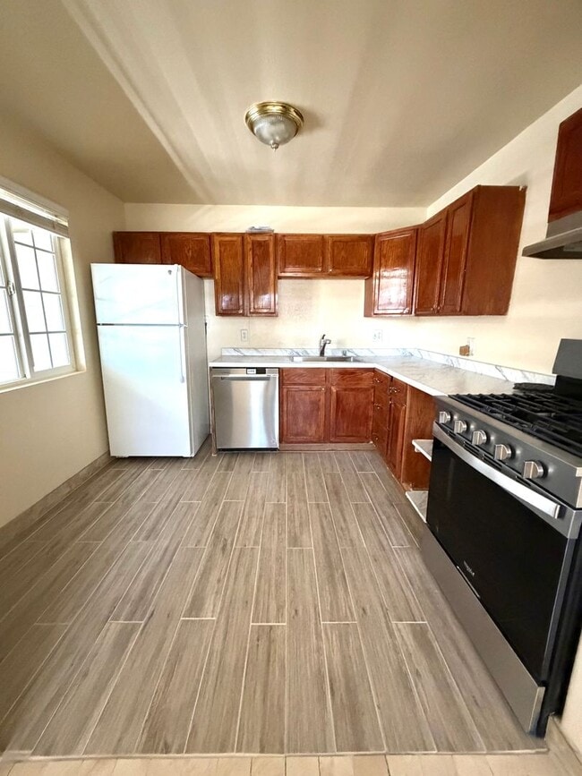 Building Photo - 6614 Tamarisk Ave