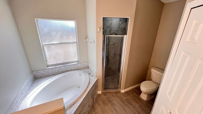 Building Photo - BEAUTIFUL 3 Bedroom 2 Bathroom home in Apopka