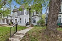 Building Photo - 2 Bedroom In Field Club!!