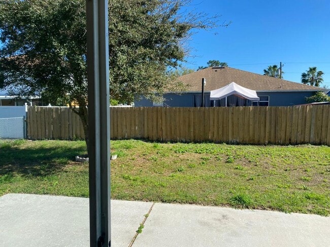 Building Photo - 217 Chadworth Dr