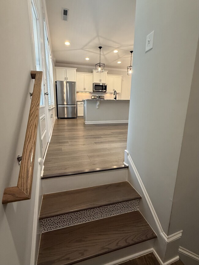 Building Photo - 704 Carraway Garden Dr