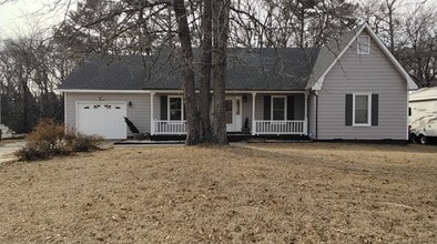 Building Photo - 6301 Lakhaven Dr.