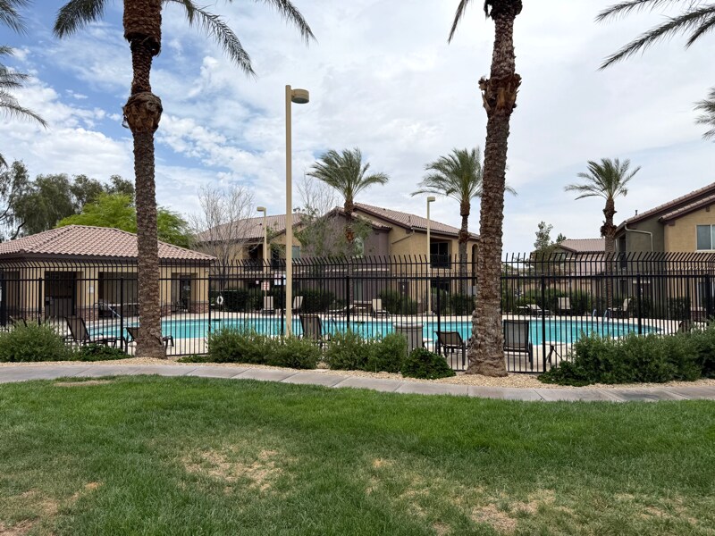 Building Photo - 6868 Sky Pointe Dr