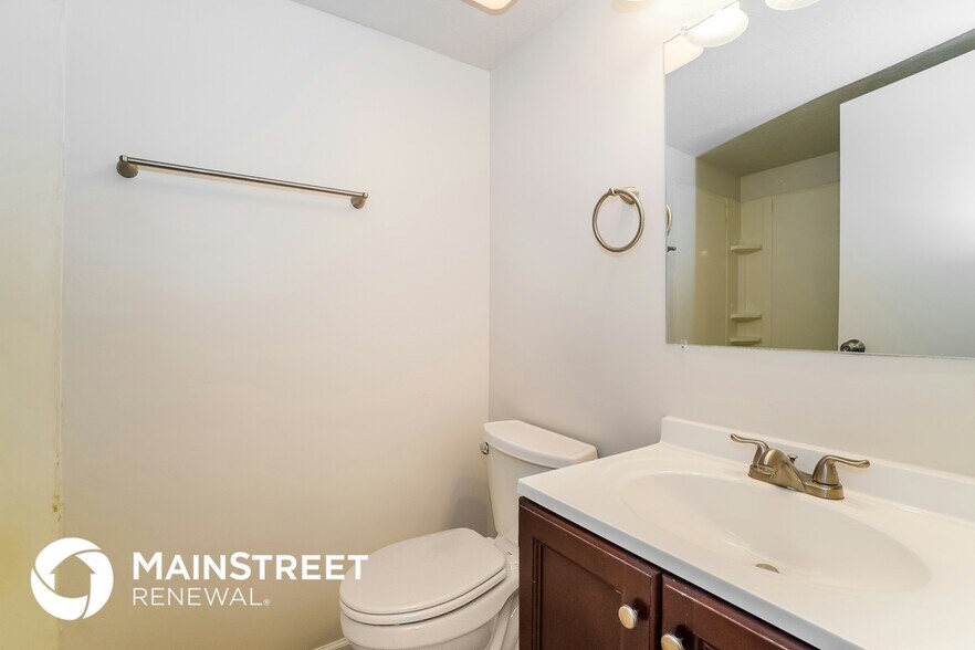 Building Photo - 3017 Perinton Pl