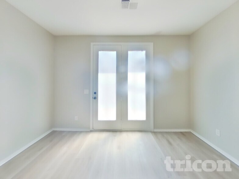 Building Photo - 7731 S 45th Ln