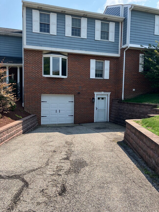 Building Photo - 77 Hennig Dr