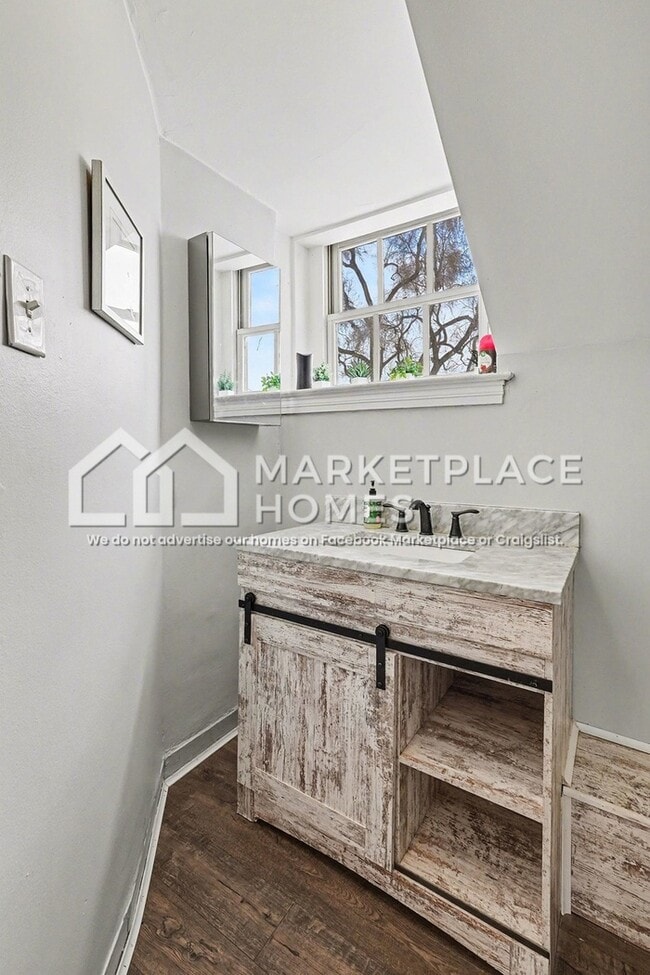 Building Photo - 1391 Woodbridge St