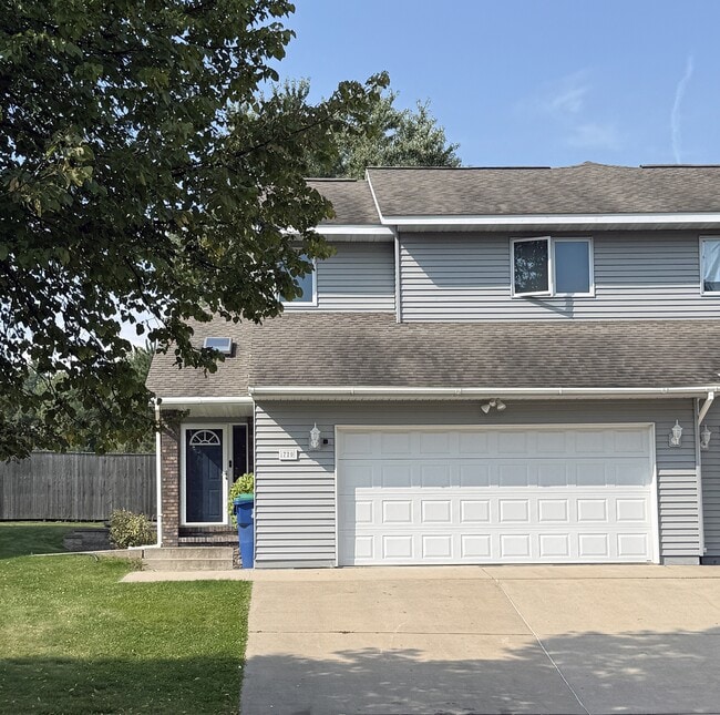 Primary Photo - 720 N 16th Ave