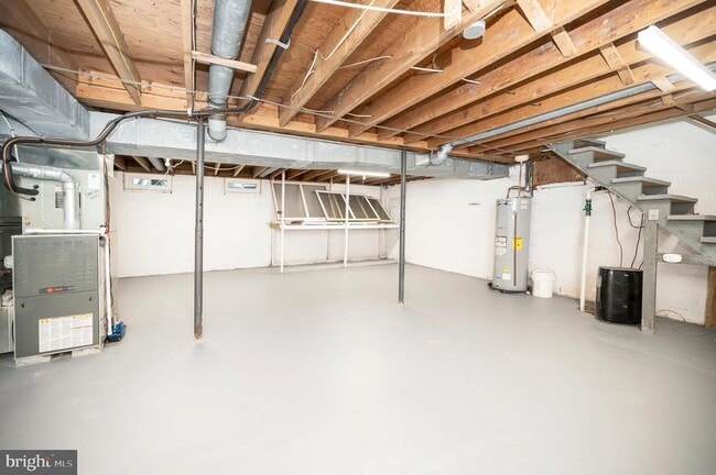 Building Photo - 1732 Beverly Dr