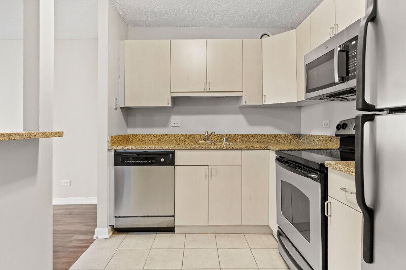 Building Photo - 1215 S Michigan Ave