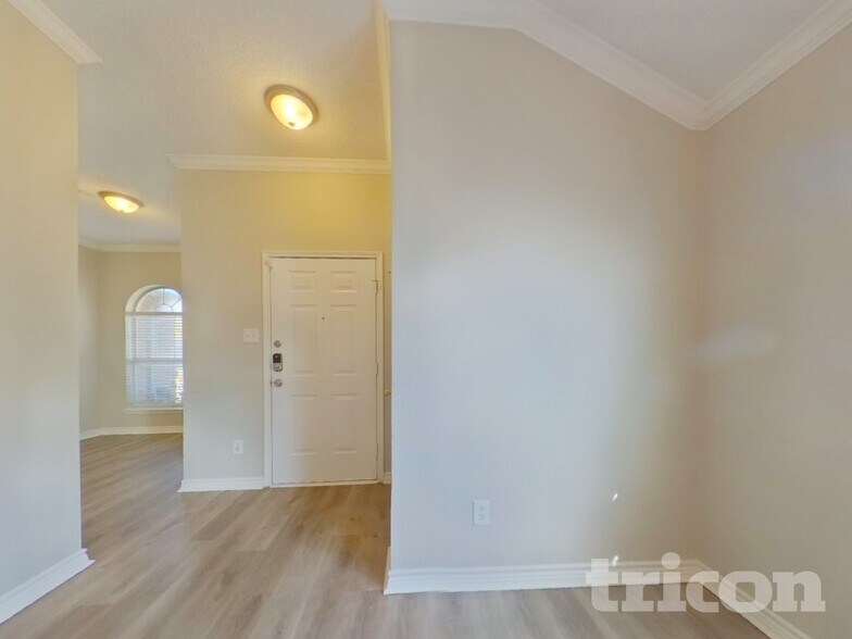 Building Photo - 143 Redbud Dr