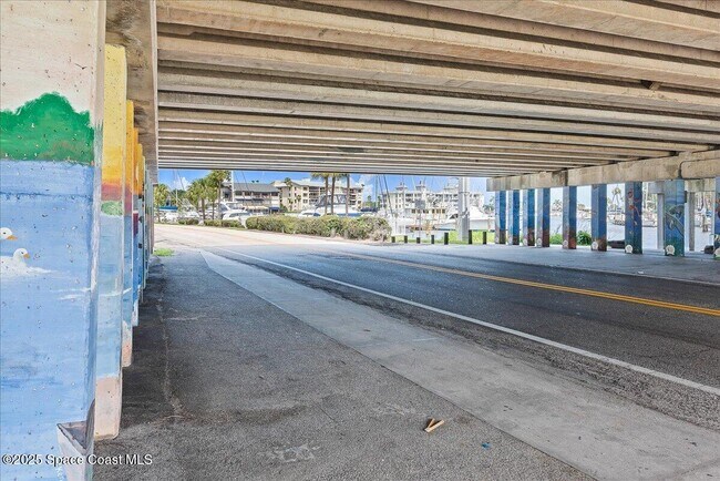 Building Photo - 1465 S Harbor City Blvd
