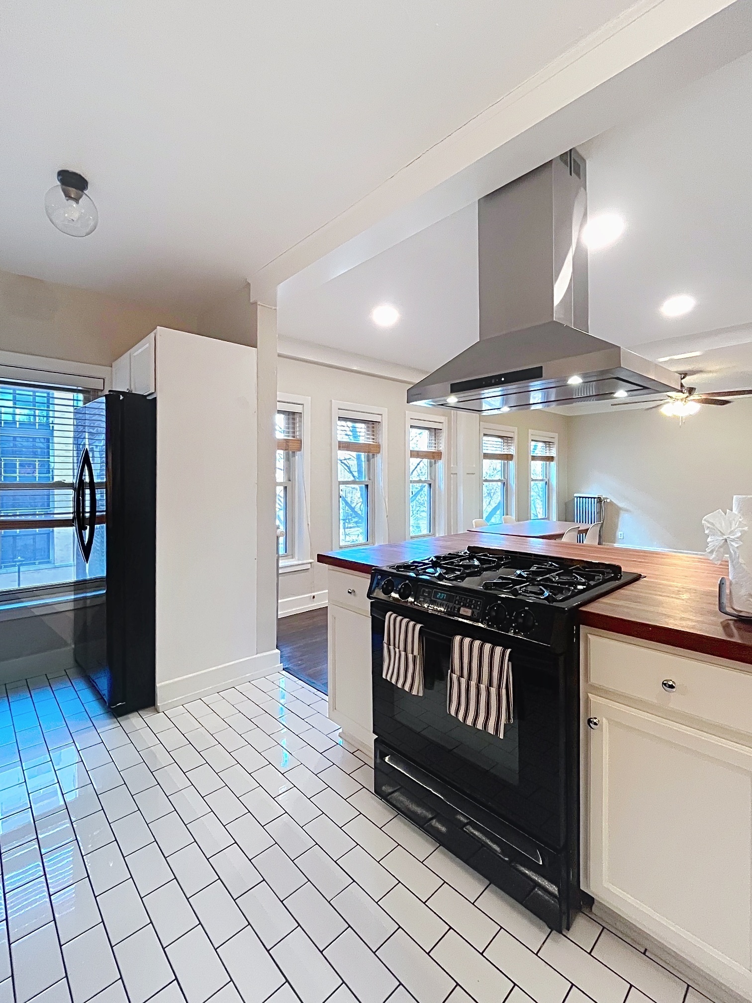 Building Photo - 2330 Euclid Heights Blvd