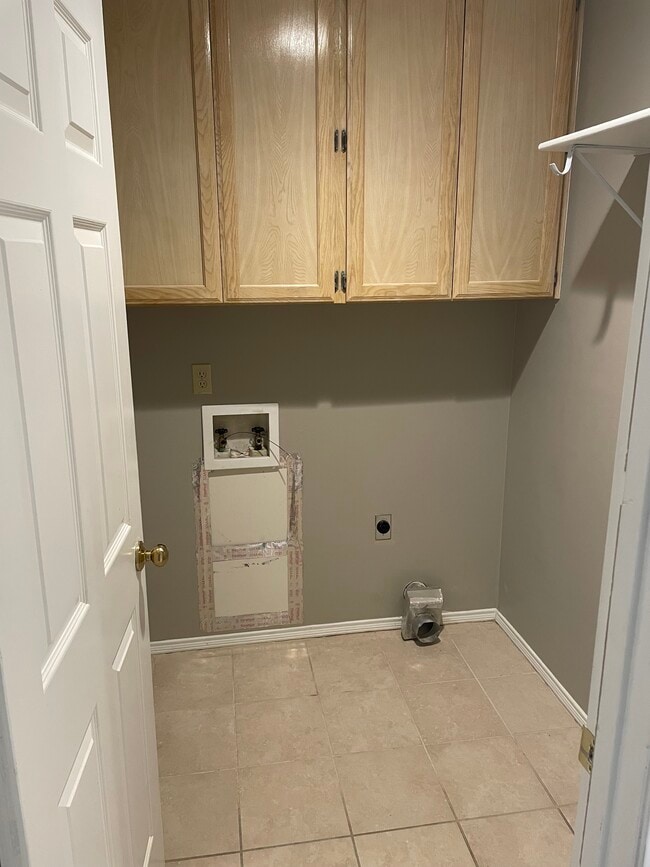 Building Photo - 4557 Shingle Oak Ln