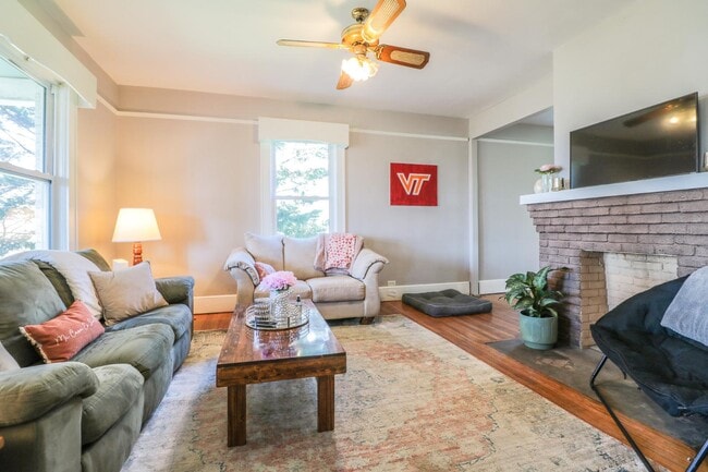 Building Photo - 3342 Yellow Sulphur Rd