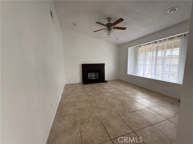 Building Photo - 25274 Woodcreek Ct