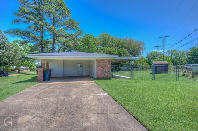 Building Photo - 1210 Gretchen Ln