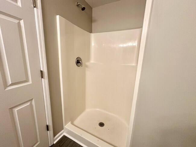 Building Photo - Newly Updated Three Bedroom Home in Westbury Park!