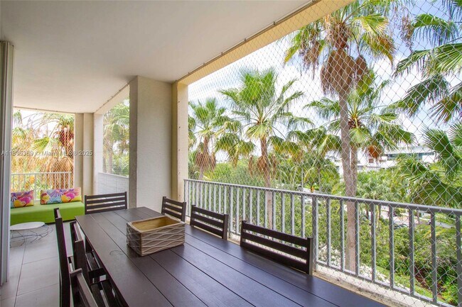 Building Photo - 701 Crandon Blvd