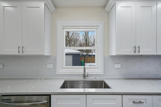 Building Photo - 15409 S Union Pl