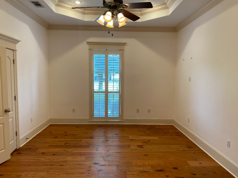 Building Photo - 424 Place St. Charles