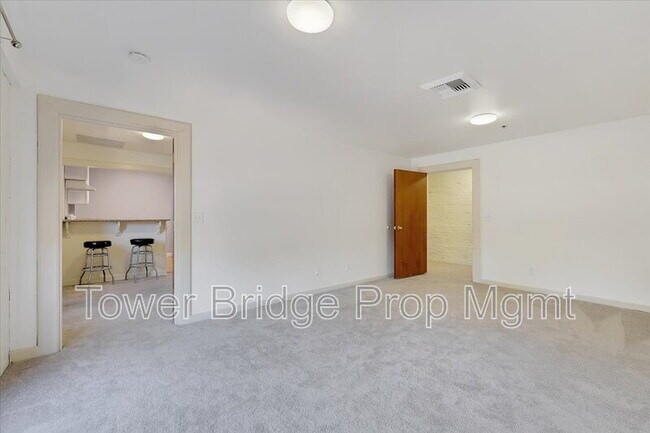 Building Photo - 122 I St