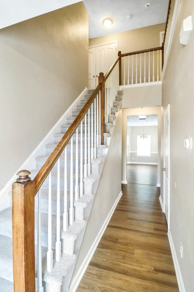 Building Photo - 1000 Pershing Ct