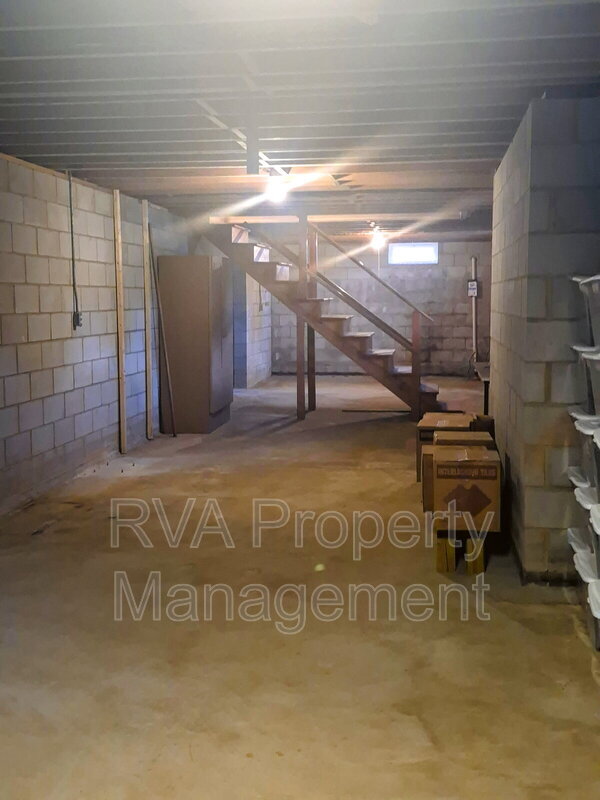 Building Photo - 6403 River Rd