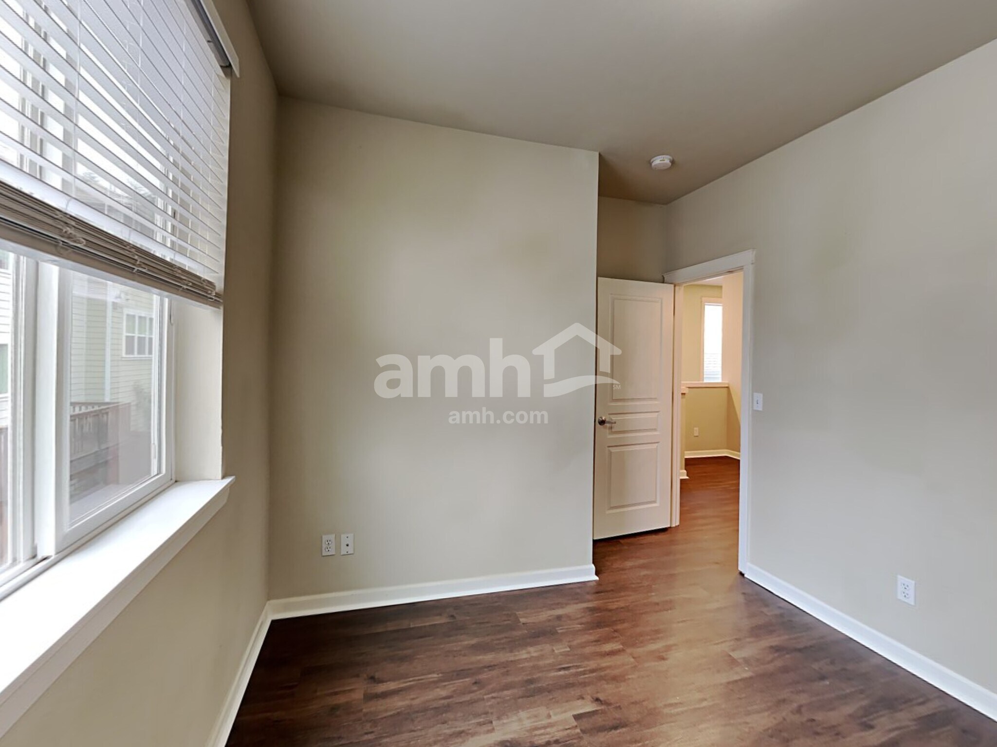 Building Photo - 129 Wild Rose St