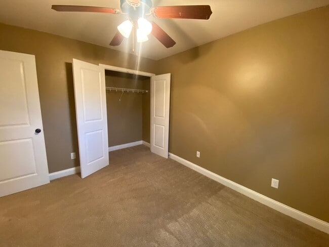 Building Photo - 4301 Kenilworth Cir