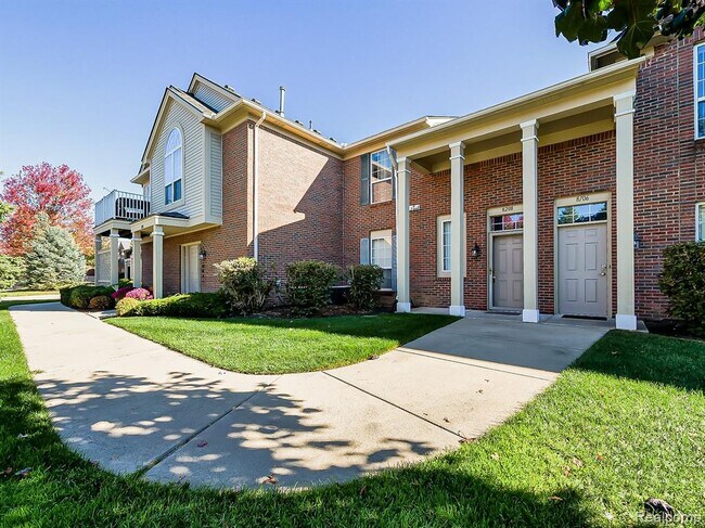 Building Photo - 8208 Chesapeake Cir